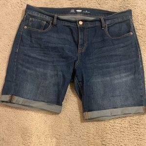 Size 14 Old Navy Denim Shorts, 9” inseam, but can be rolled to be shorter too.